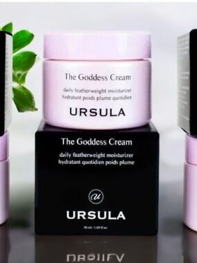 The Goddess Cream - Daily Featherweight Moisturizer (Pink)